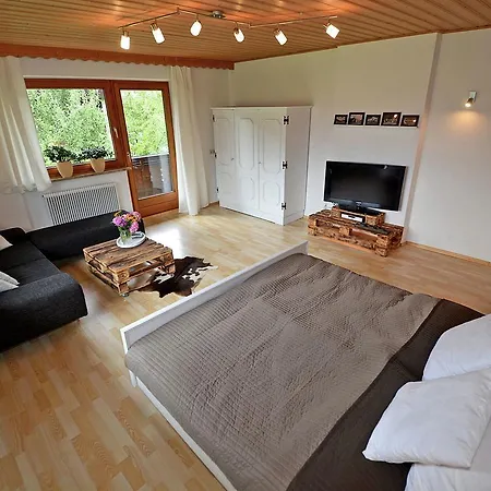 Villa Holiday 1 *